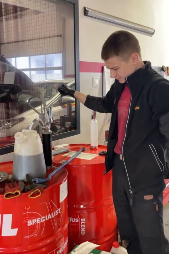 Przegląd techniczny (wymiana oleju i filtrów) 4