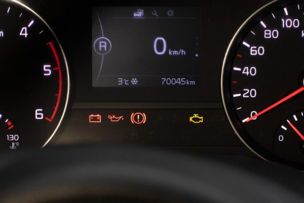 Co robić, gdy zapali się kontrolka Check Engine: instrukcja krok po kroku